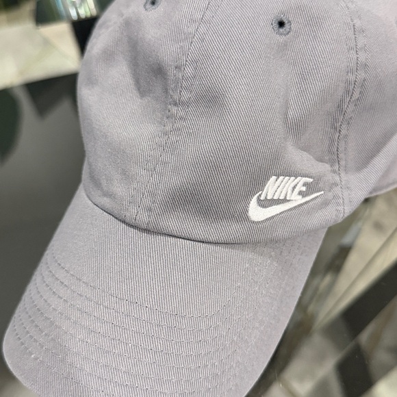 Nike Light Gray Cap with White Logo - Picture 2 of 7